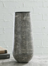 Best Deals Furniture - Ashley Furniture - Fynn Vase - Vase - A2000515